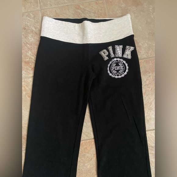 Victoria Secret Pink Flare Leg Yoga Pants size xs - Picture 3 of 3